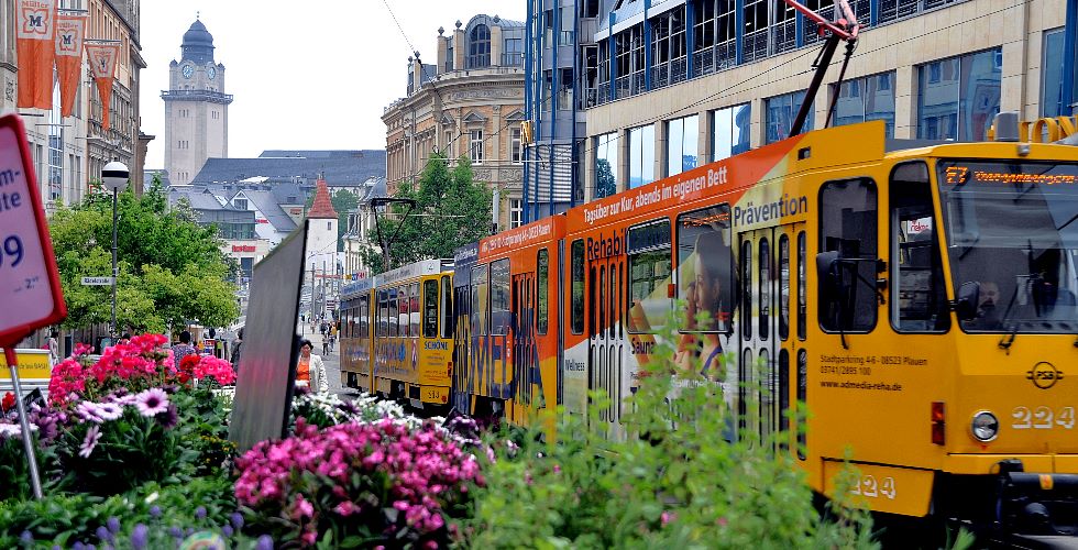 Die Plauener Fußgängerzone erstreckt sich auf der Bahnhofstraße.